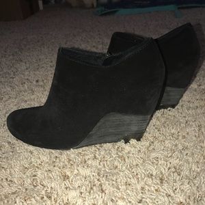 Vince Camuto Bootie